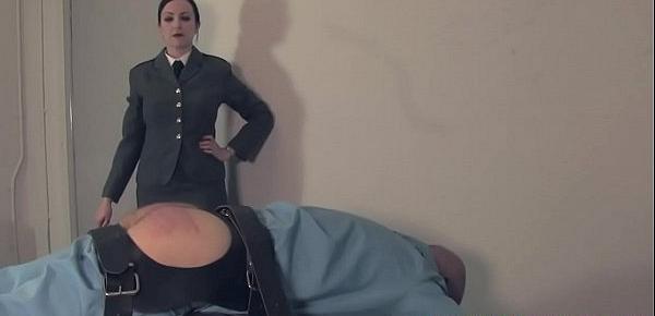  Prisongaurd mistress whipping her sub